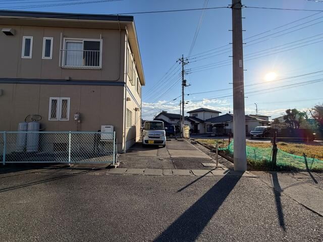 5-Bedroom Detached House for Rent in Kofu, Yamanashi - Thumbnail 2