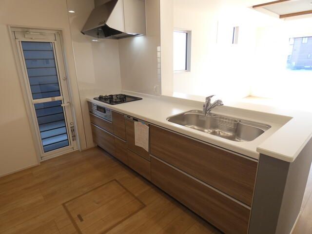 New 4LDK House in Maebashi, Gunma | 2025 Build with 3 Car Parking - Thumbnail 4