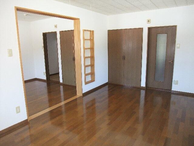 Sun Crest 1DK Apartment for Rent in Kashiwazaki, Niigata - Thumbnail 2