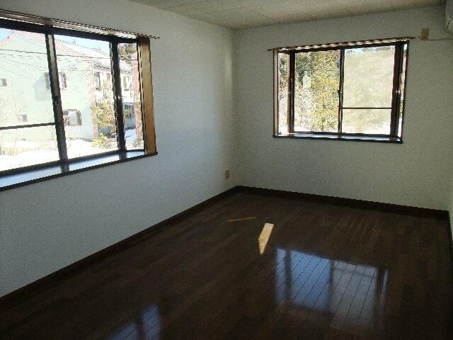 Sun Crest 1DK Apartment for Rent in Kashiwazaki, Niigata - Thumbnail 3