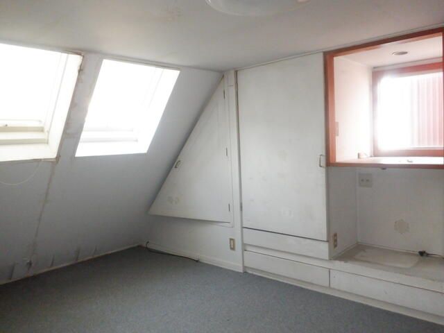 2LDK Wooden House for Sale in Quiet Takayama Neighborhood - Image 22