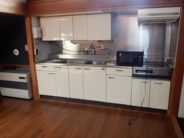 2LDK Wooden House for Sale in Quiet Takayama Neighborhood - Image 22