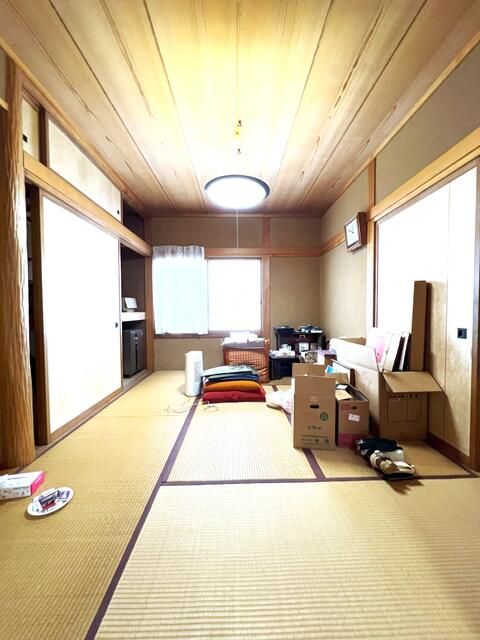 Spacious 6-Bedroom House in Murayama with Garden and Parking - Thumbnail 3