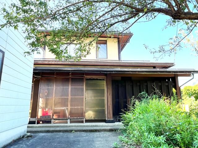 Spacious 6-Bedroom House in Murayama with Garden and Parking - Thumbnail 2