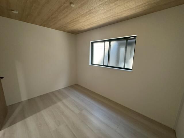 New 2025 3-Story House in Osaka Tsurumi Ward with 128 sqm Floor Area - Thumbnail 2