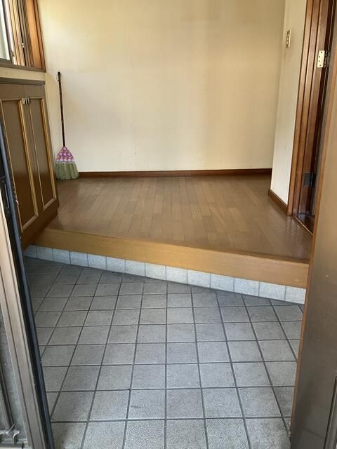 Spacious 6SLDK House in Quiet Wakayama Neighborhood - Image 22