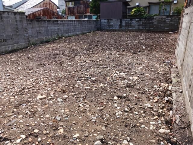 Land for Sale in Takaoka City, Toyama - 817 sqm - Thumbnail 2