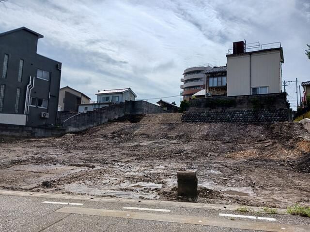 Land for Sale in Takaoka City, Toyama - 817 sqm - Thumbnail 4