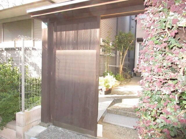 1K Apartment for Rent in Senkawa, Toshima, Tokyo - Thumbnail 3