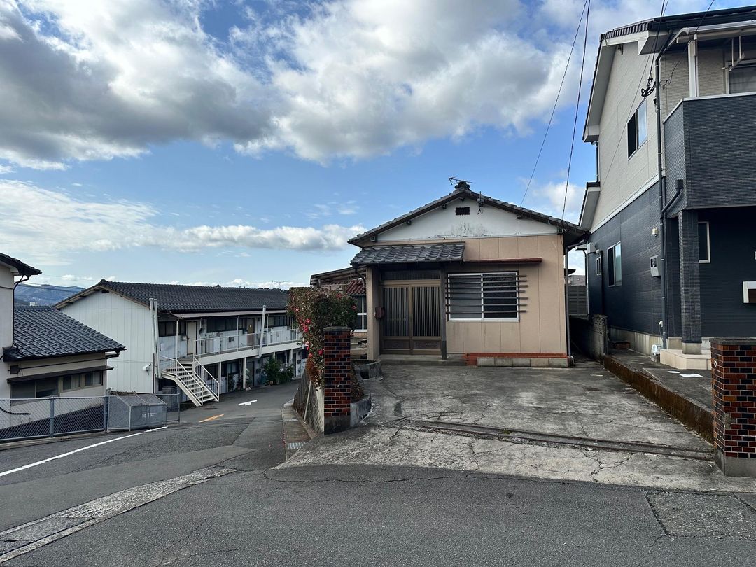 1973 3DK House on Corner Lot in Isahaya, Nagasaki - Main Image