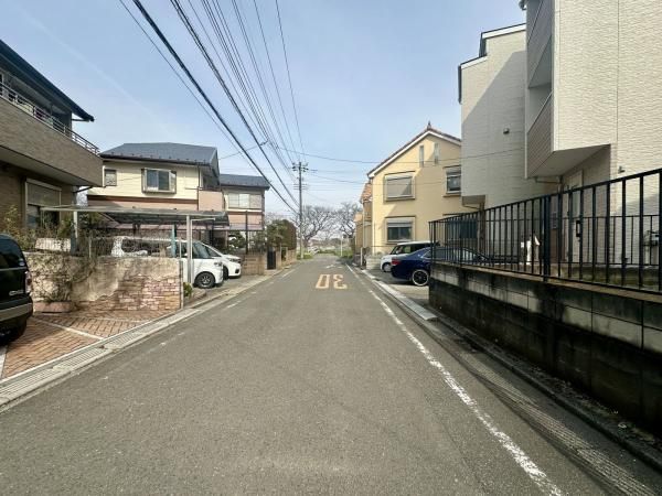 Modern 3SLDK House for Sale in Higashi-Urawa, Saitama - Thumbnail 2