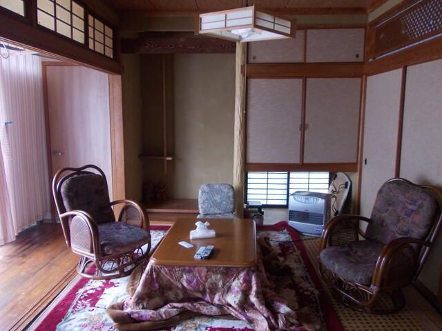 1975 Wooden 2LDK House for Sale in Kirishima, Kagoshima - Thumbnail 3