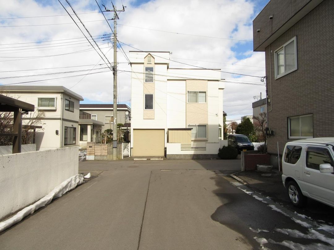6LDK Corner Lot House for Sale in Hirosaki, Aomori - Thumbnail 3