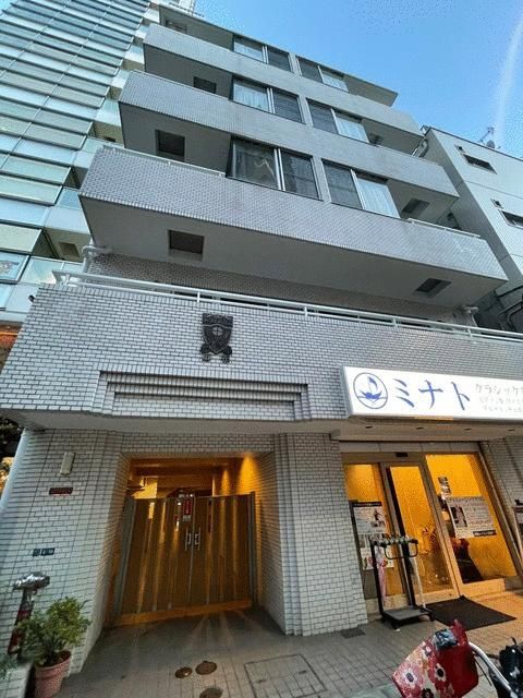 1LDK Apartment for Rent in Minato-ku, Tokyo - Thumbnail 2