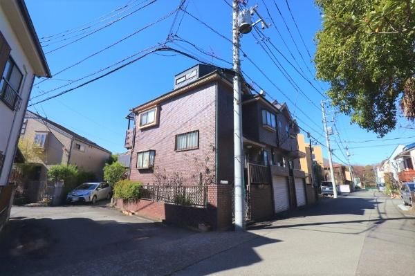 4LDK Corner-Plot House with Garage in Fuchu, Tokyo - Thumbnail 3