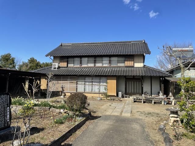 1916 Wooden House on 2260 sqm Land in Hanyu, Saitama - Image 1
