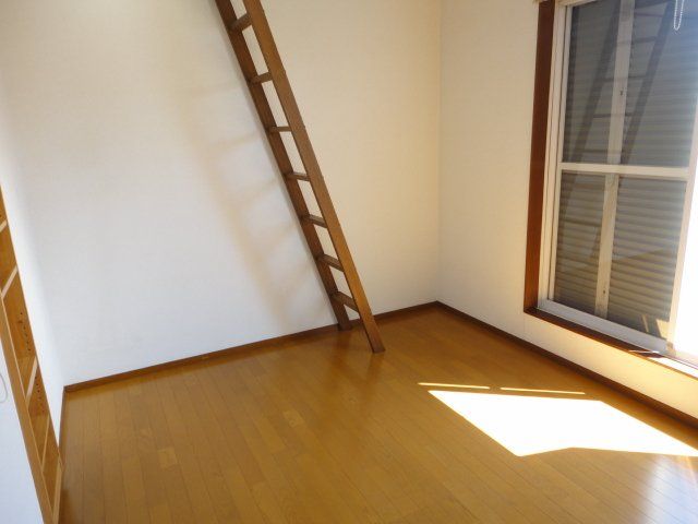 1R Apartment for Rent in Tachikawa, Tokyo - 14.87 sqm - Thumbnail 4
