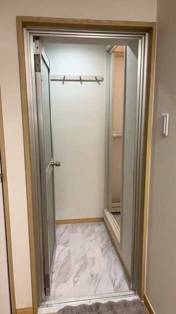 2DK Used Apartment for Sale in Itabashi, Tokyo 42.96 sqm - Thumbnail 2