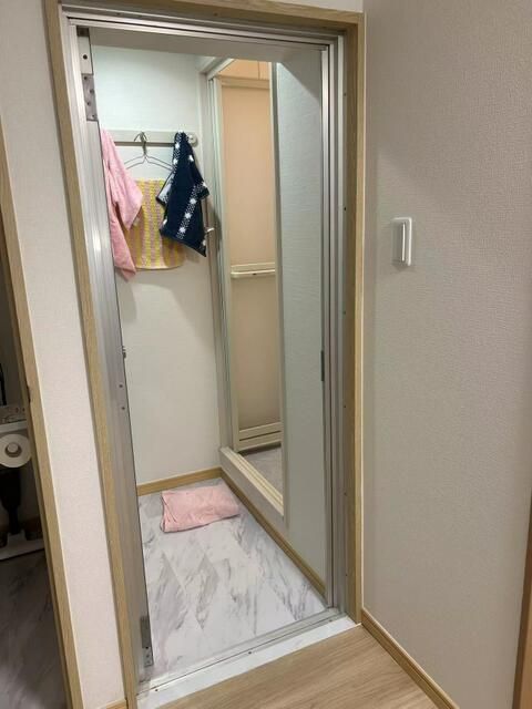 2DK Used Apartment for Sale in Itabashi, Tokyo 42.96 sqm - Thumbnail 3
