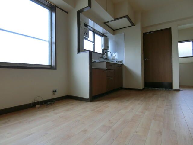 1LDK Apartment for Rent in Warabi, Saitama - Thumbnail 4