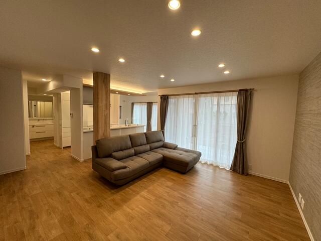 New 2024 3LDK House with 3 Parking Spaces in Quiet Mito - Thumbnail 3