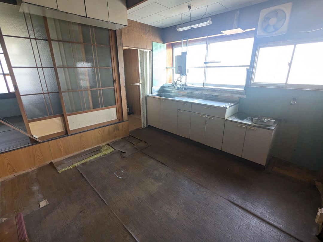 4DK House with Large Land for Sale in Maniwa, Okayama - Thumbnail 2