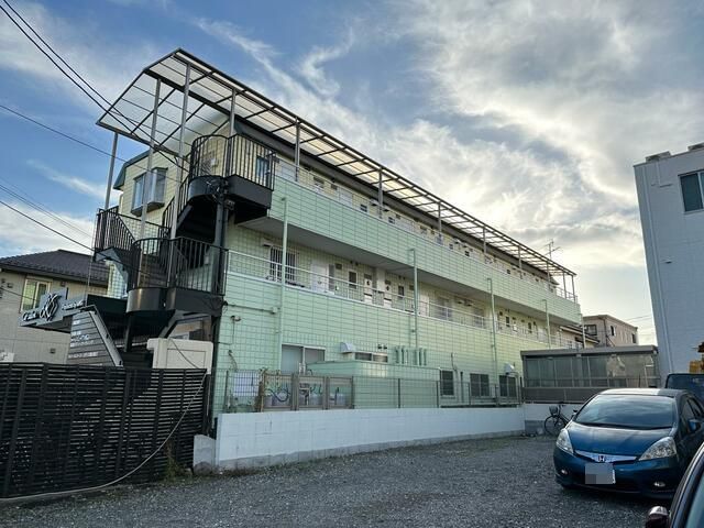 Apartment Building for Sale in Adachi-ku, Tokyo - Thumbnail 2