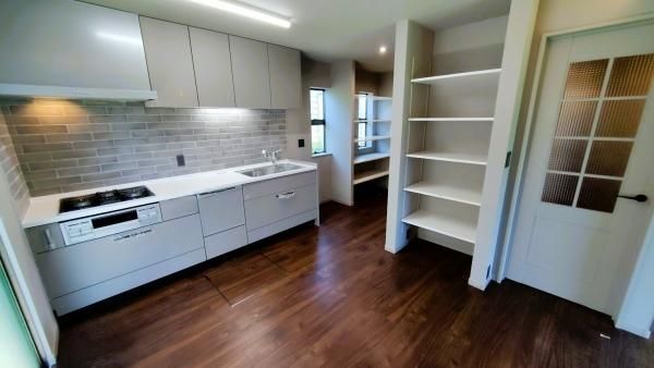 Spacious 5LDK Detached House in Kamakura, Kanagawa - Thumbnail 2
