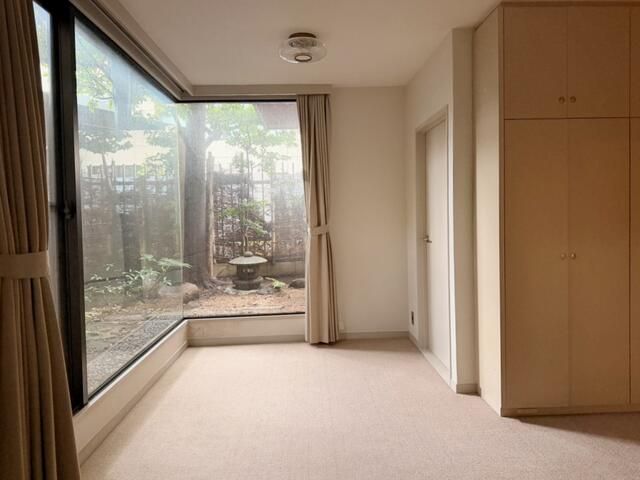 2LDK Apartment for Sale in Meguro, Tokyo - 69.21m² - Thumbnail 4