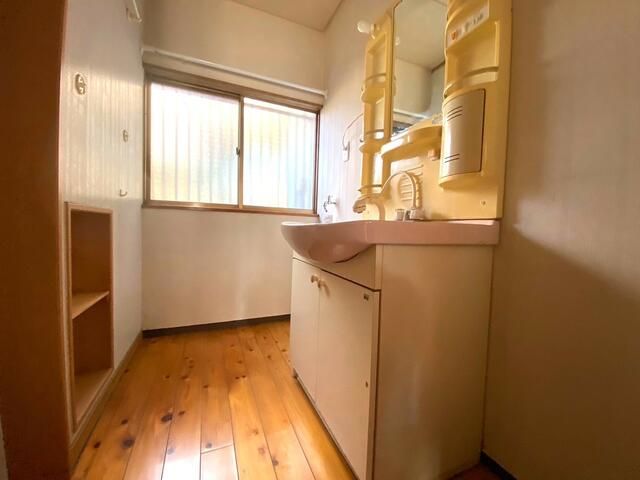 5DK House in Kumamoto's Kita Ward with Garden and Parking - Thumbnail 4