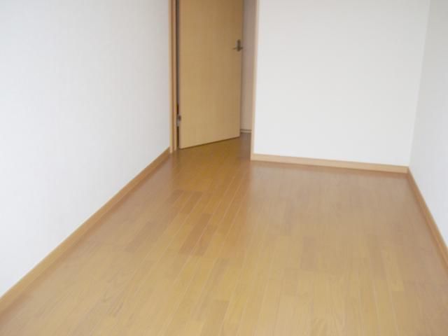 2DK Apartment for Rent in Higashi, Chiba - No Deposit, Free Parking - Thumbnail 4