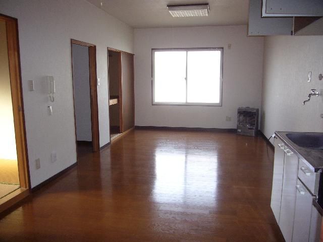 1LDK Apartment for Rent in Aomori City with Free Parking - Thumbnail 3