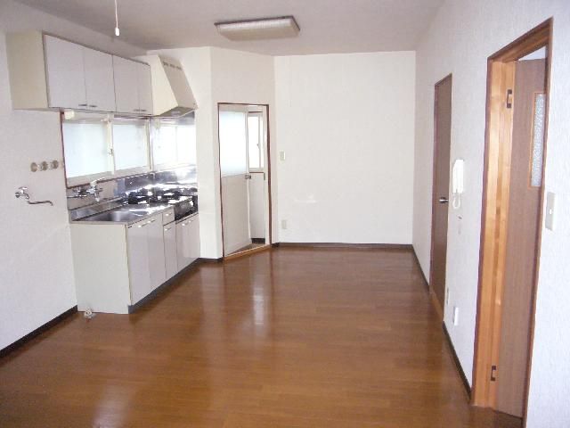 1LDK Apartment for Rent in Aomori City with Free Parking - Thumbnail 2