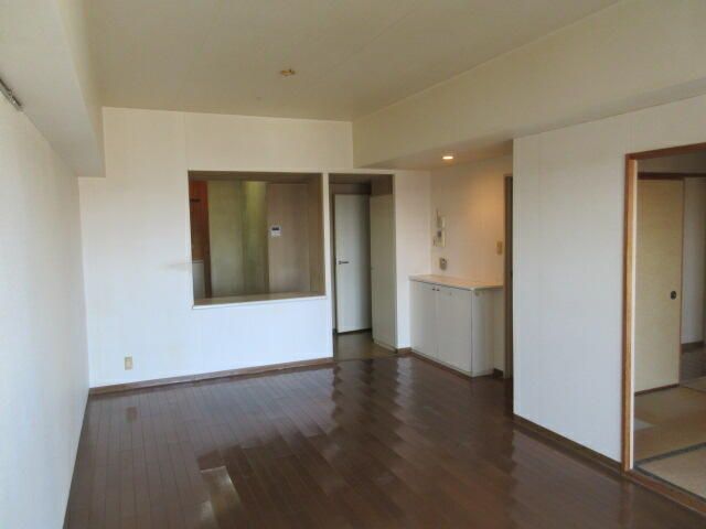 Lamiaire Kasukabe 4LDK Apartment for Sale in Saitama - Thumbnail 2