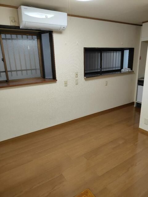 12-Unit Apartment Building in Ueno Sakuragaoka, Taito-ku, Tokyo - Thumbnail 2
