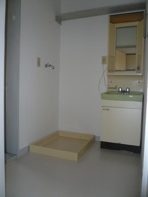 Wakamiya Megumi Heights 2DK Apartment for Rent in Nagano City - Thumbnail 4