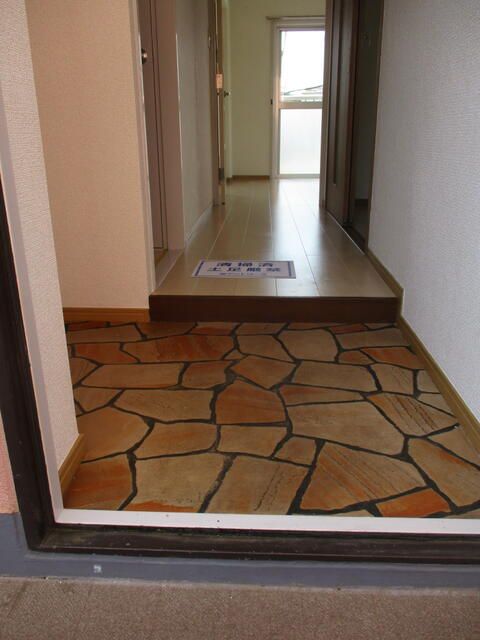 2DK Apartment for Rent in Sagamihara, Kanagawa - Thumbnail 2