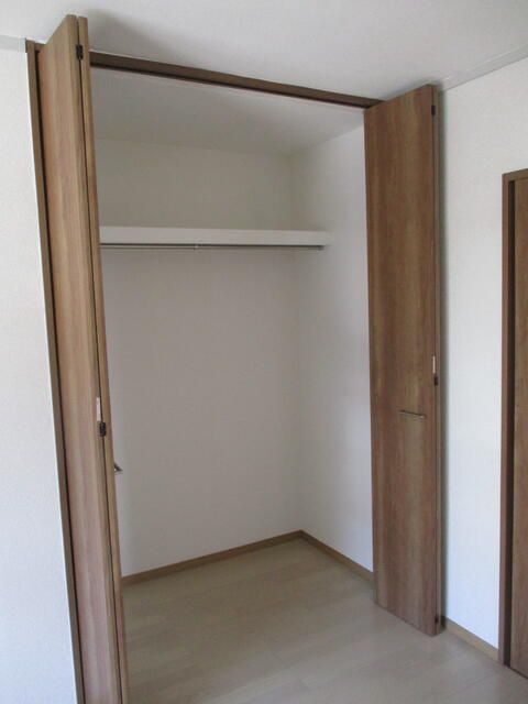2DK Apartment for Rent in Sagamihara, Kanagawa - Thumbnail 3
