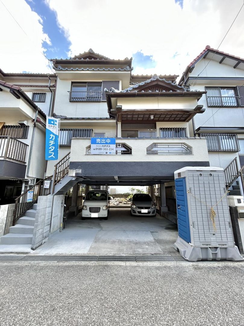 4LDK House for Sale in Quiet Kochi City Neighborhood - Thumbnail 2