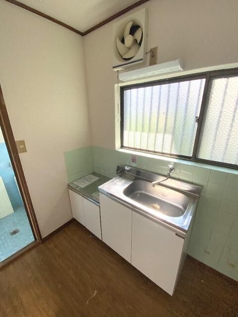 1K Apartment for Rent in Takashimadaira, Itabashi-ku, Tokyo - Thumbnail 2