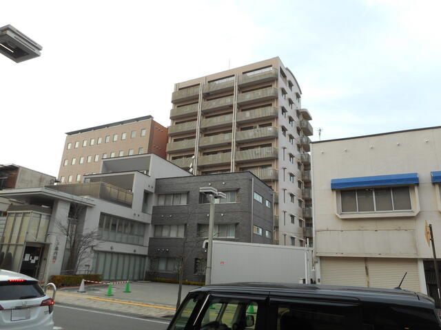 Granville Minami-Chitose Ichibankan 2LDK Apartment for Sale in Nagano - Image 1