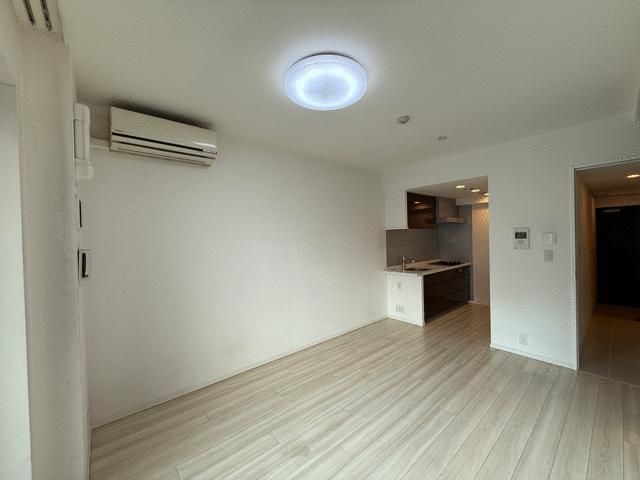 1LDK Apartment for Sale in Yoyogi, Shibuya, Tokyo - Thumbnail 3