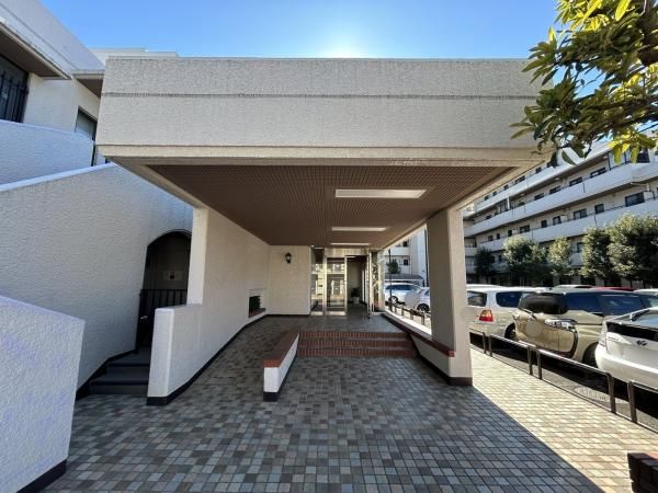 Park Heim Mitaka 3LDK Apartment for Sale in Tokyo - Thumbnail 2