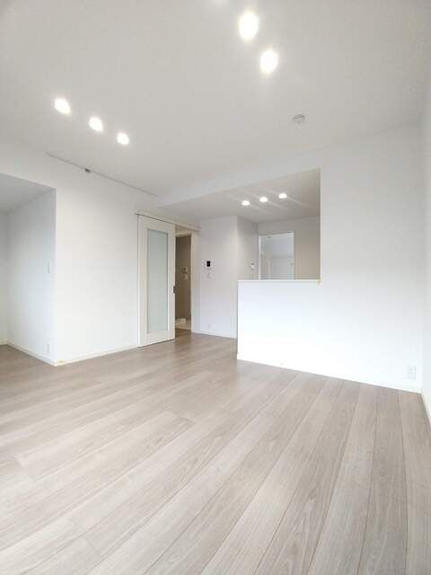 New 1LDK Apartment for Rent in Akishima, Tokyo - Thumbnail 3