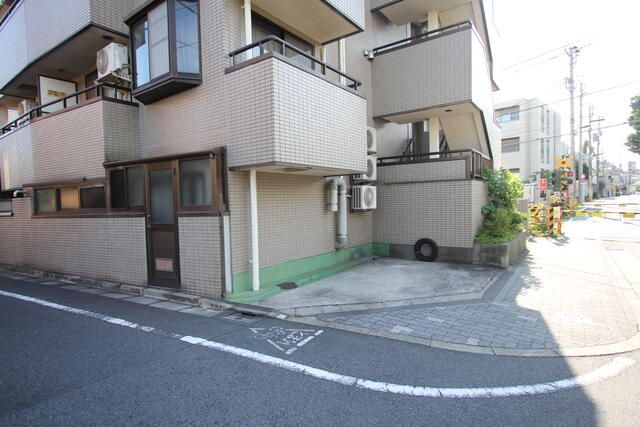 Rental Parking Space in Midorigaoka, Meguro-ku, Tokyo - Thumbnail 2