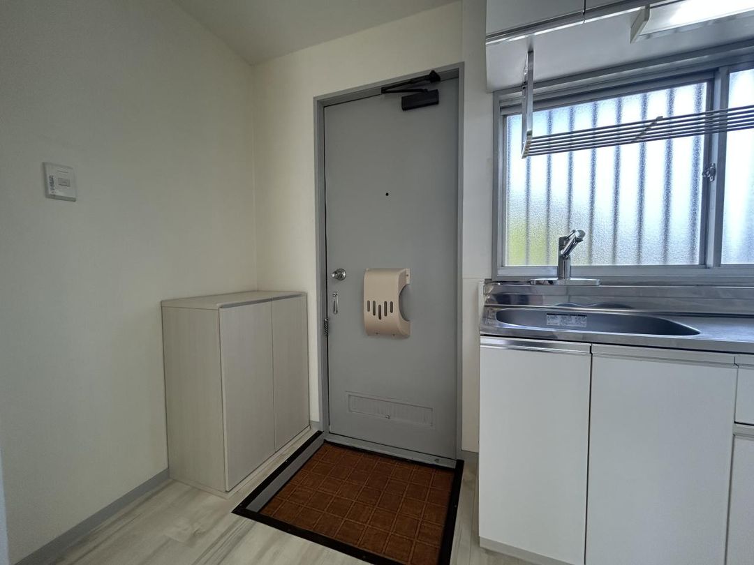2DK Apartment for Rent in Yokosuka, Kanagawa - 35 sqm - Thumbnail 4