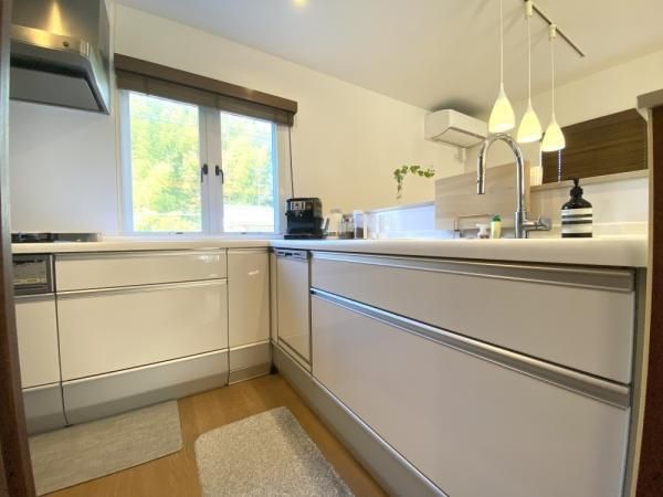 5LDK Detached House for Sale in Yokohama's Tsuzuki Ward - Thumbnail 4