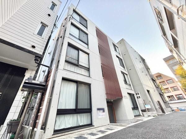 Park Hills The Nameguchi Falls Park Apartment Building for Sale in Kita, Tokyo - Thumbnail 2