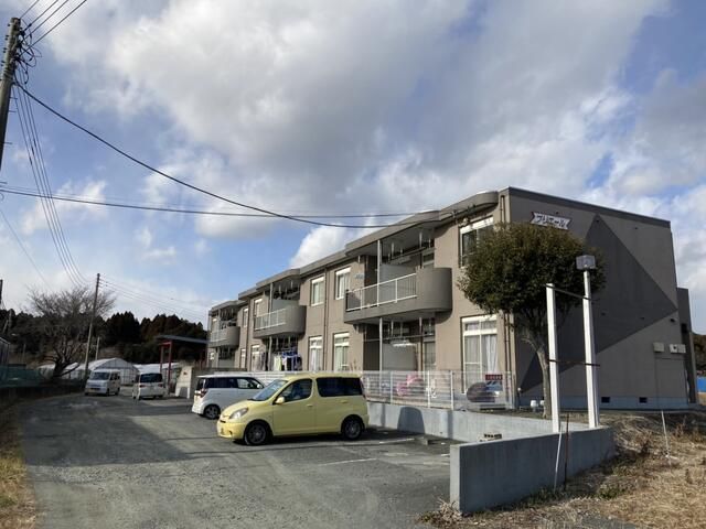 2DK Apartment for Rent in Takahagi, Ibaraki - 42.93 sqm - Thumbnail 2