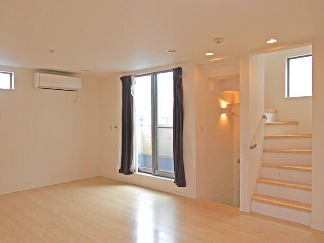 3LDK Used Detached House in Edogawa-ku, Tokyo - 112m² - Thumbnail 2